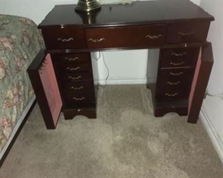 Jewelry Desk Dressing table