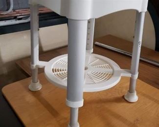 rive #HX5 9JP 450 lb max adjustable height & spinning shower seat $35