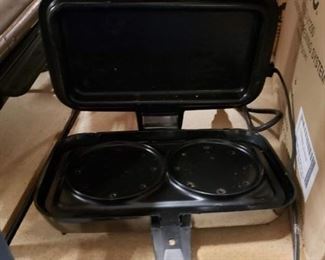 Vintage Oster Sizz'l Gril II ready dot hamburger & sandwich maker $20