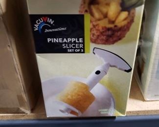Vacuvin pineapple slicer set of 2 $15