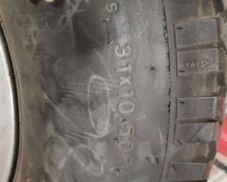 (1) Goodyear Wrangler RT/S 31x10.50R15LT Slightly used truck tire with 6 lug rim $250