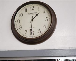 Towchester antique brass large wall mount battery operated clock $20 