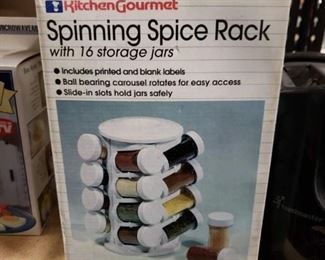Kitchen Gourmet Spinning spice Rack new in box with 16 jars $15 
