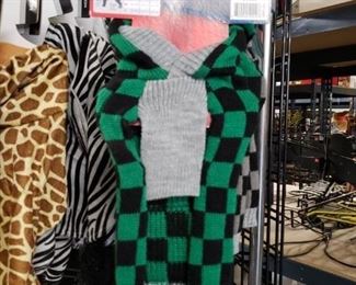 Coleman dog x small sweater with hood new with tags $10 