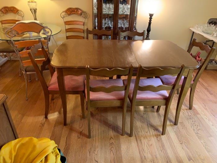 #7	table 	French Provencal dining table with 1 leaf and 6 chairs 51-61x35x30	 $180.00 
