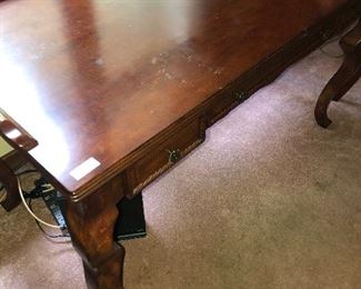 Hooker office desk $190
4ft Wx 30”D x30” tall