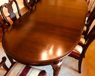 Thomasville Cherry Mountain Oval Dinning Room table w/6 chairs $600