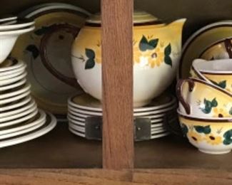 Set of Black Eyed Susan Vernon Kilns Dinnerware