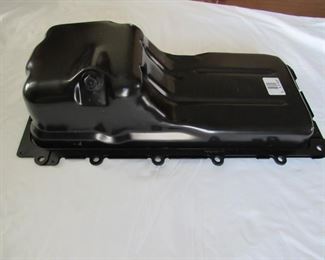 Genuine Ford Oil Pan XL3Z-6675-AA In The Box 