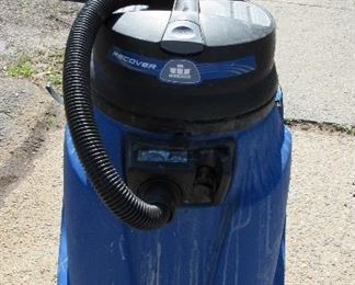 Windsor Recover 18 Commercial WET/Dry Vacuum 