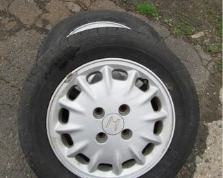 2 Sumitomo SRIXON 4 P205/60 R15 90H M+S Tires