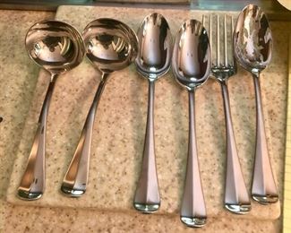 $30 - Lenox Stainless Williamsburg Royal Scroll, 6 Serving Pieces.