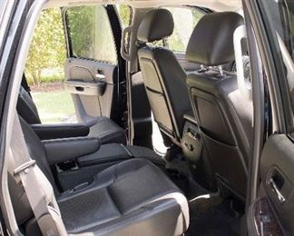 2012 GMC Yukon Dinali with 146,000.00 miles 