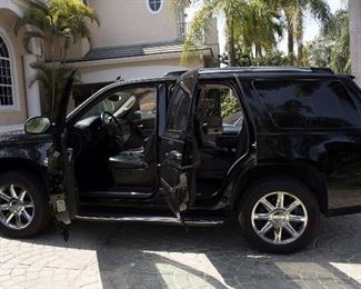 2012 GMC Yukon Dinali with 146,000.00 miles 