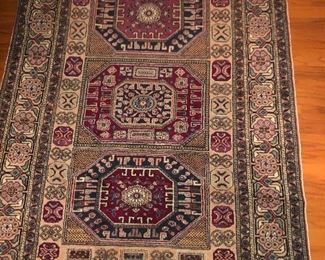 Turkish silk and wool coffee table Size or foyer rug