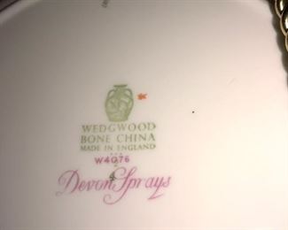 Wedgewood Devon Spray dinner plates mark