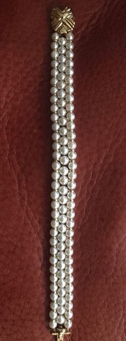 pearl and gold bracelet 