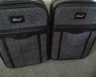 Set of Two Small Luggage With Wheels