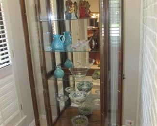 Lighted glass curio