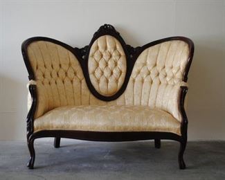 Rapunzels Settee