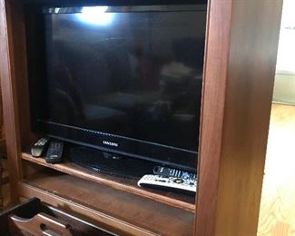 Samsung flat screen TV/media cabinet