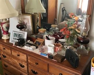 Dresser w/mirror