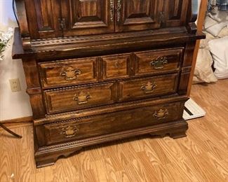 Chest of drawers