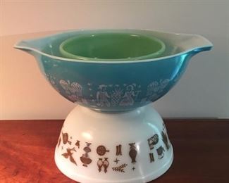 Pyrex and jadeite bowl.