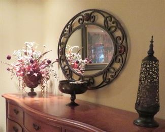 Decor, oval mirror