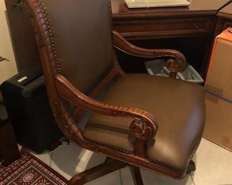 Very nice office chair