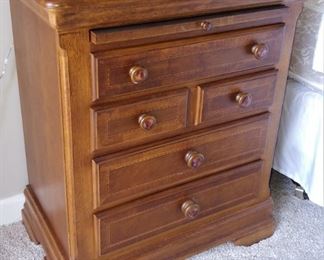  Alexander Julian Home Colours Nightstand with 5 Drawers