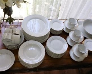 . Elegent while being practial for everyday ware.