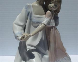 Lladro Mother Daughter Figurine