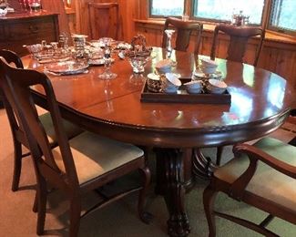 Beautiful Horner Mahogany Dining Room Table with six Chairs and one leaf