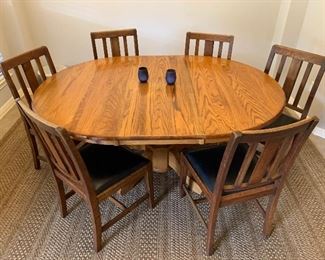 $475 OBO~ WALTER AND WABASH ANTIQUE OAK TABLE AND SIX CHAIRS. TABLE OR CHAIRS CAN BE SOLD SEPARATELY
