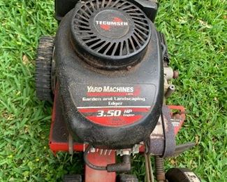 $125 ~ TECUMSEH YARD MACHINES GARDEN AND LANDSCAPING EDGER 3.5O HORSE POWER 