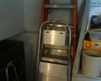 Aluminum step ladders