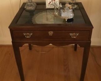 Display table