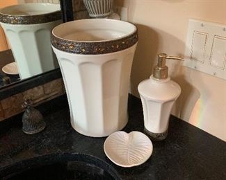 Bath accessories $15