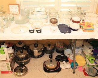 Kitchen Items; Pyrex, Corning; Pots and Pans