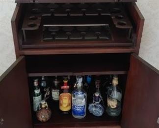Vintage Bar Cabinet   Nice!    $225