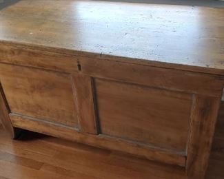 Antique large pine chest    NICE   $275