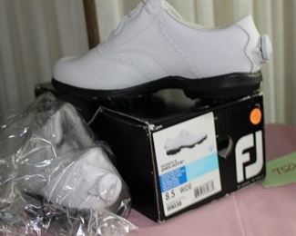737 Shoes 8.5 ladies $10 golf, new