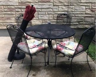 Metal Outdoor Dining Set with Umbrella