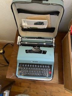 Olivetto typewriter