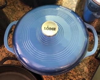 LODGE Covered Pot