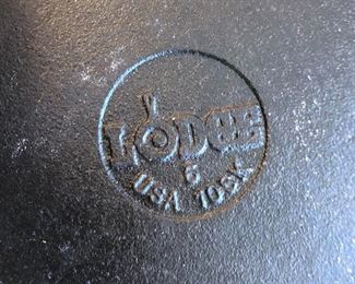 LODGE Iron Skillet