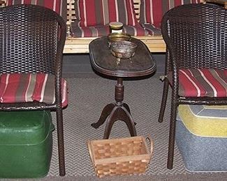 Patio chairs, ottomans