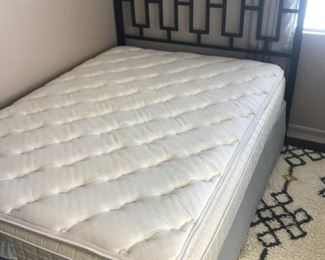 Serta Queen Mattress Set w/Headboard