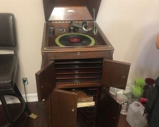 Antique Victrola - Circa 1910